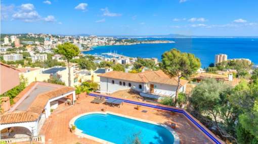 Villa in Cas Catalá with sea views Villa in Cas Catalá with sea views